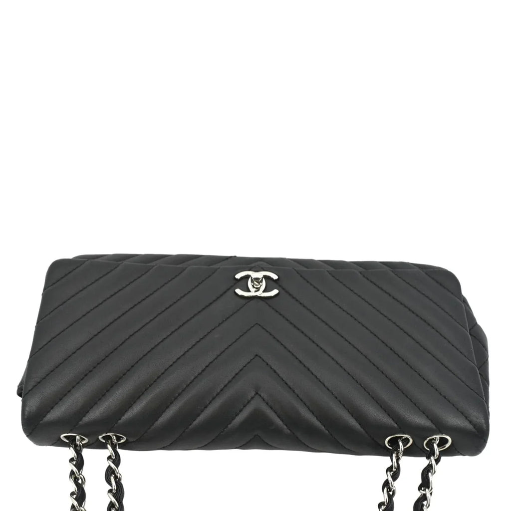 Bag Crossbody Chevron Lambskin Black Medium Pre-Owned CHANEL Flap Surpique Leather