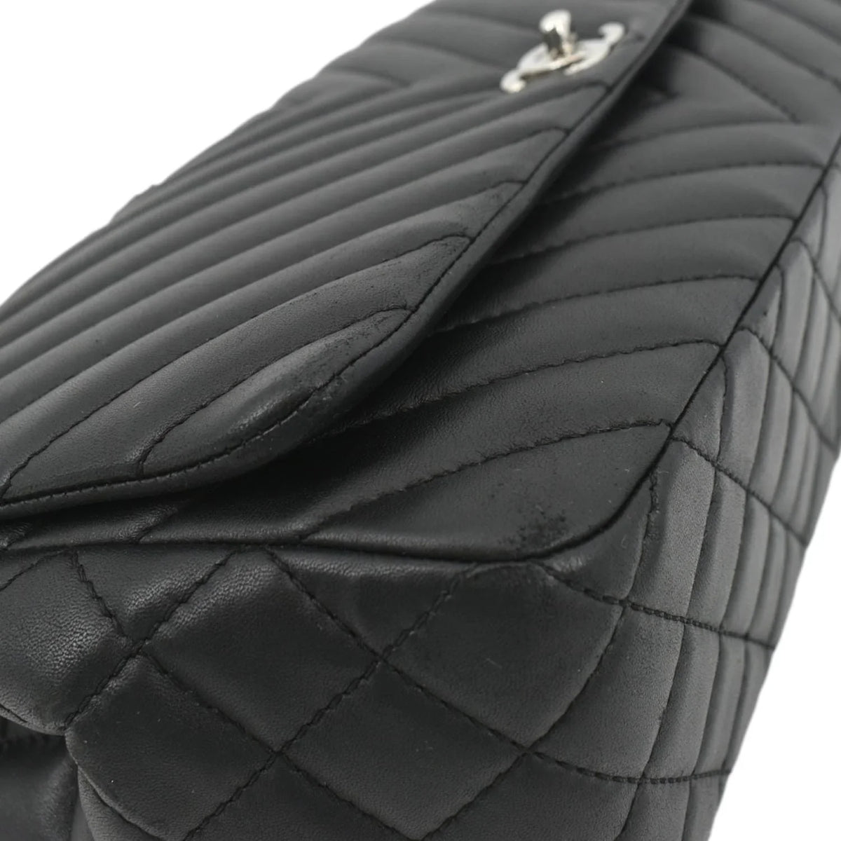 Bag Crossbody Chevron Lambskin Black Medium Pre-Owned CHANEL Flap Surpique Leather