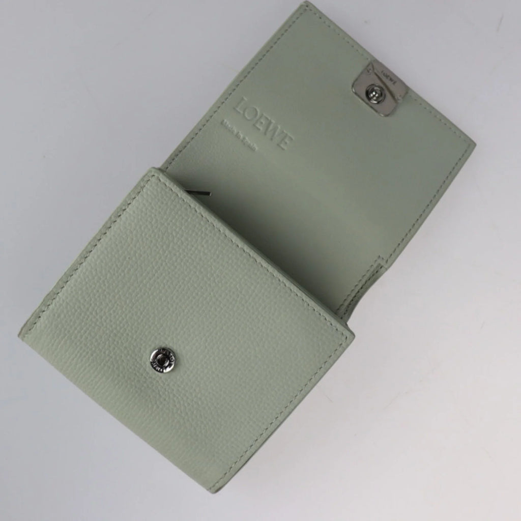 FLAP (Good) Loewe metal Anagram LOEWE L-shaped compact series fittings flap ANAGRAM light silver COMPACT C821L57X01 green Pre-Owned folio WALLET leather wallet fastener