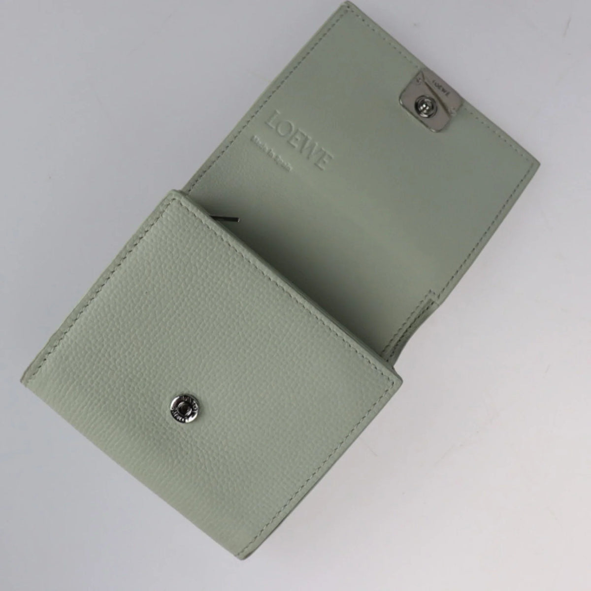 FLAP (Good) Loewe metal Anagram LOEWE L-shaped compact series fittings flap ANAGRAM light silver COMPACT C821L57X01 green Pre-Owned folio WALLET leather wallet fastener