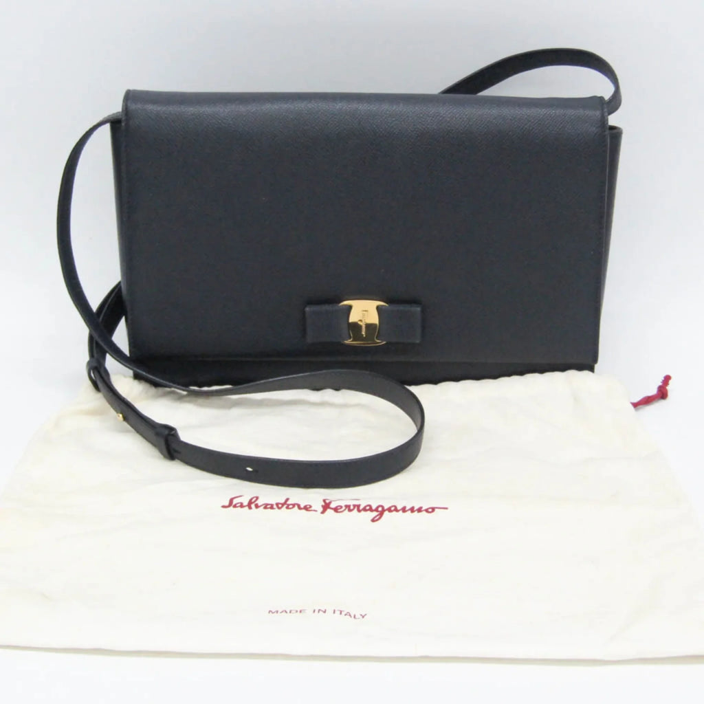 Bag Ferragamo 0011 Navy (Good) AU-21 Vara Shoulder Salvatore Leather Pre-Owned Women's
