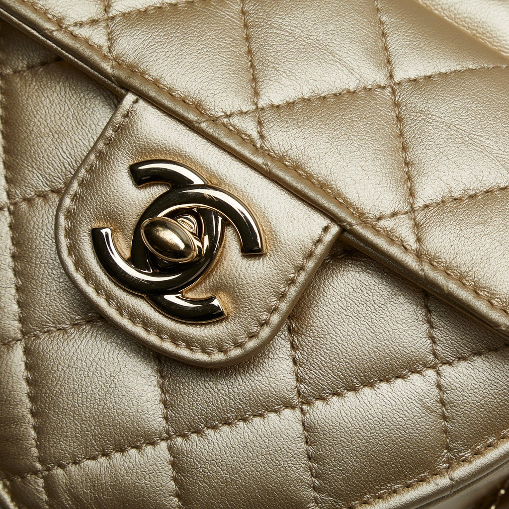 Authenticated Heart Mini Pre-Owned Bag Gold Unisex in CC Crossbody Crossbody Lambskin Love Chanel (Good) Leather