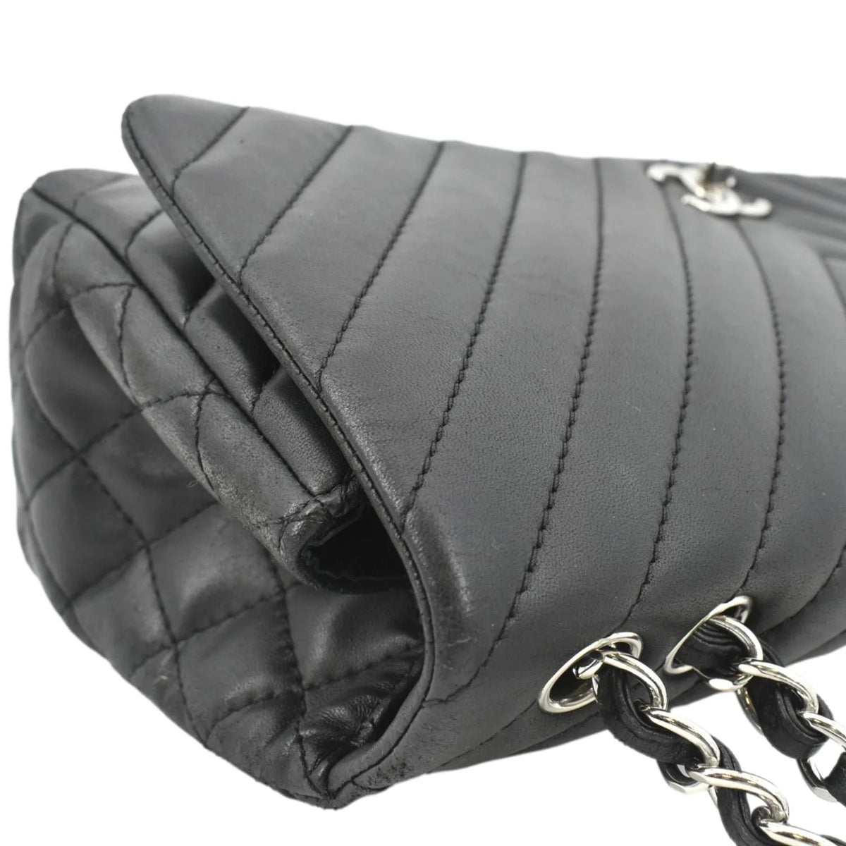 Bag Crossbody Chevron Lambskin Black Medium Pre-Owned CHANEL Flap Surpique Leather