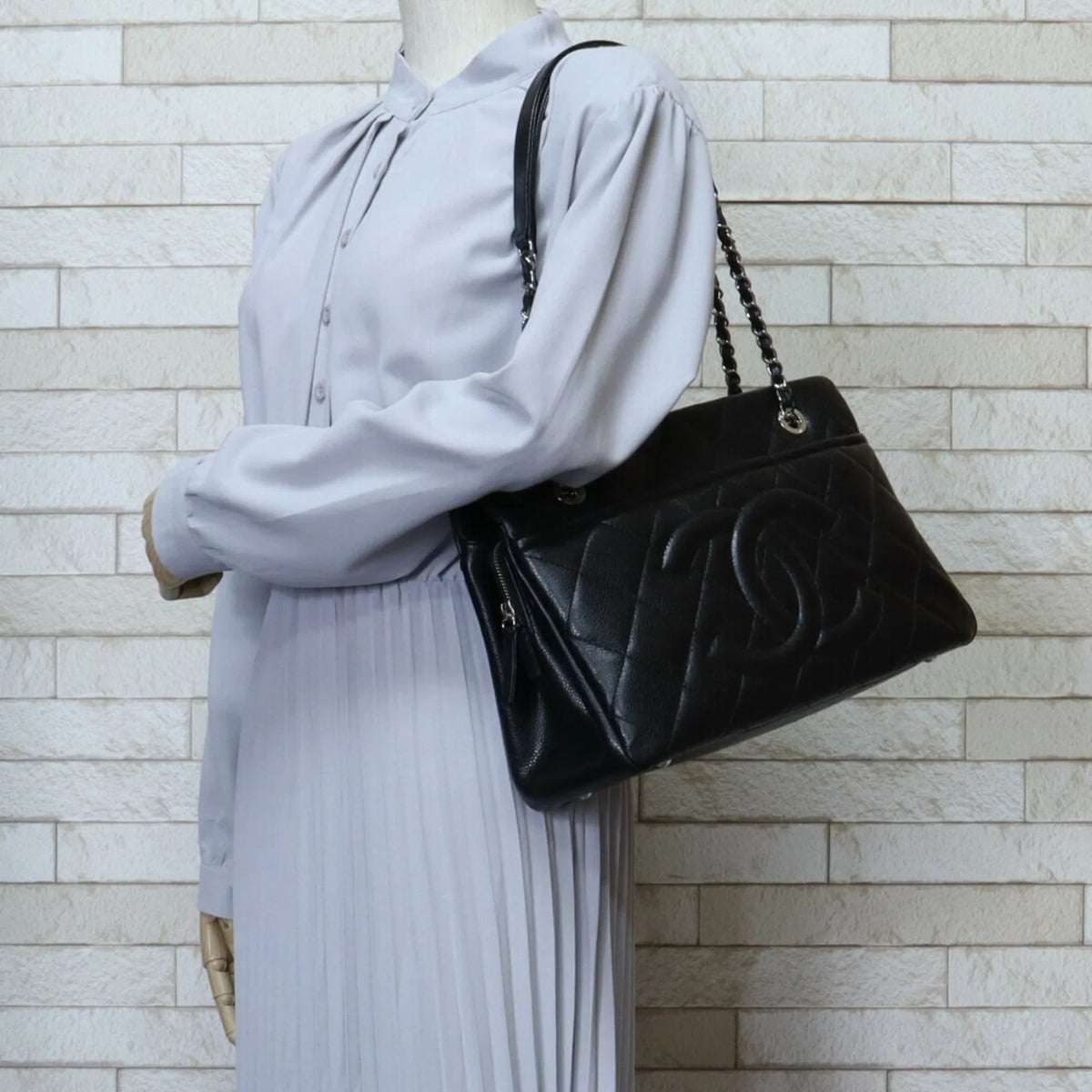 Shoulder Caviar Bag BRB10010000013230 Black Matelasse Pre-Owned A67294 (Good) Skin CHANEL Chain Cocomark Women's