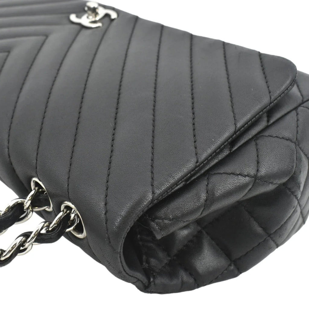 Bag Crossbody Chevron Lambskin Black Medium Pre-Owned CHANEL Flap Surpique Leather
