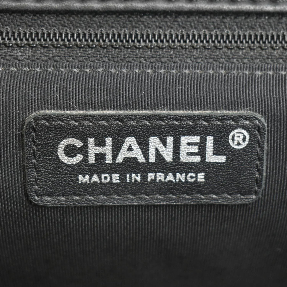 Bag Crossbody Chevron Lambskin Black Medium Pre-Owned CHANEL Flap Surpique Leather