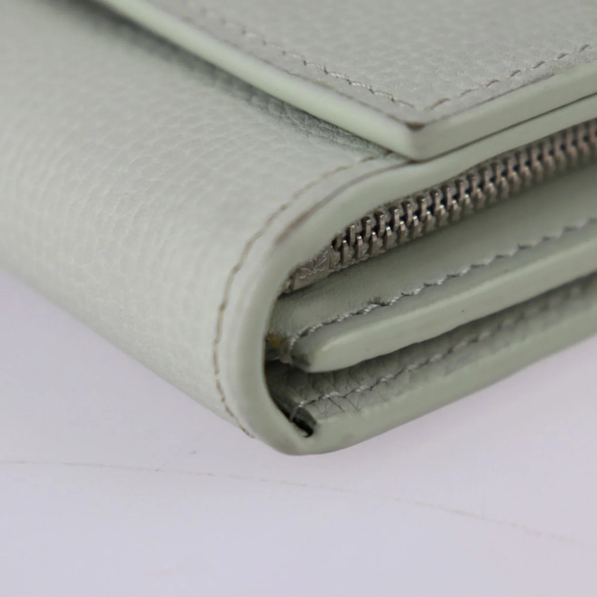 FLAP (Good) Loewe metal Anagram LOEWE L-shaped compact series fittings flap ANAGRAM light silver COMPACT C821L57X01 green Pre-Owned folio WALLET leather wallet fastener