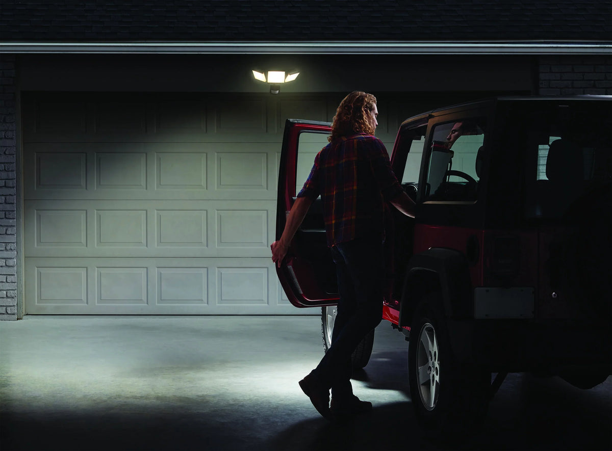 Light, Lumen Hyper Motion Black, Outdoor, Head 2000 Flood Security Sensing Tough Three Solar LED